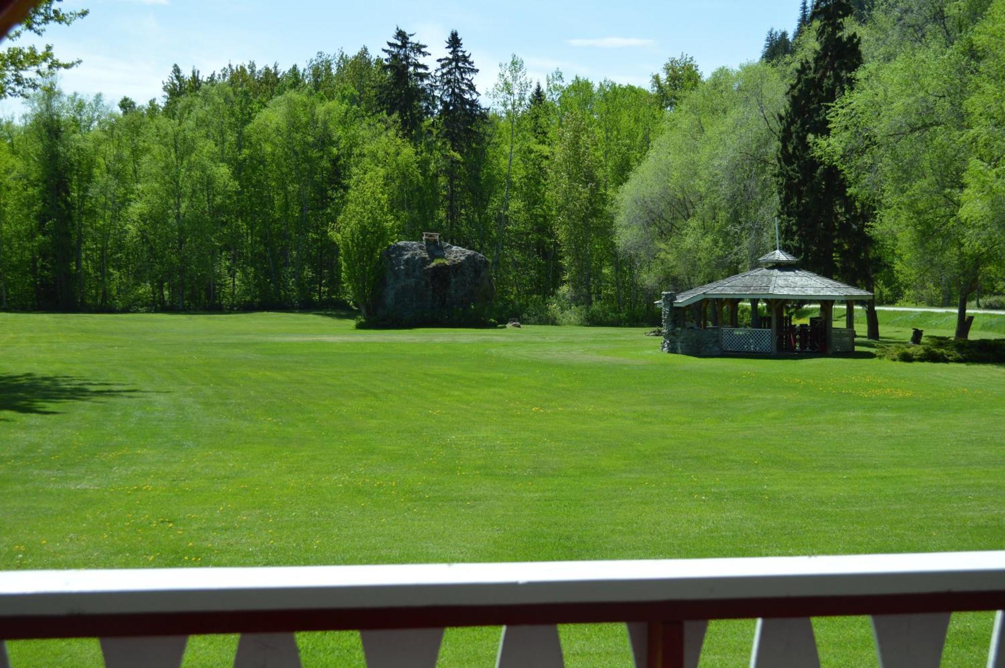 Rivermount Motel Little Fort Екстериор снимка