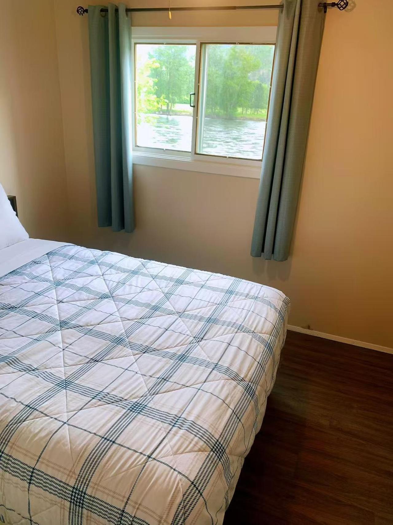 Rivermount Motel Little Fort Екстериор снимка