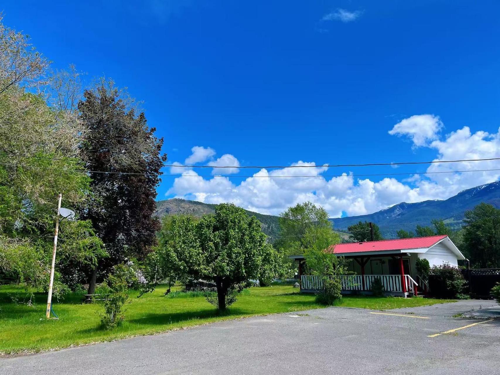 Rivermount Motel Little Fort Екстериор снимка