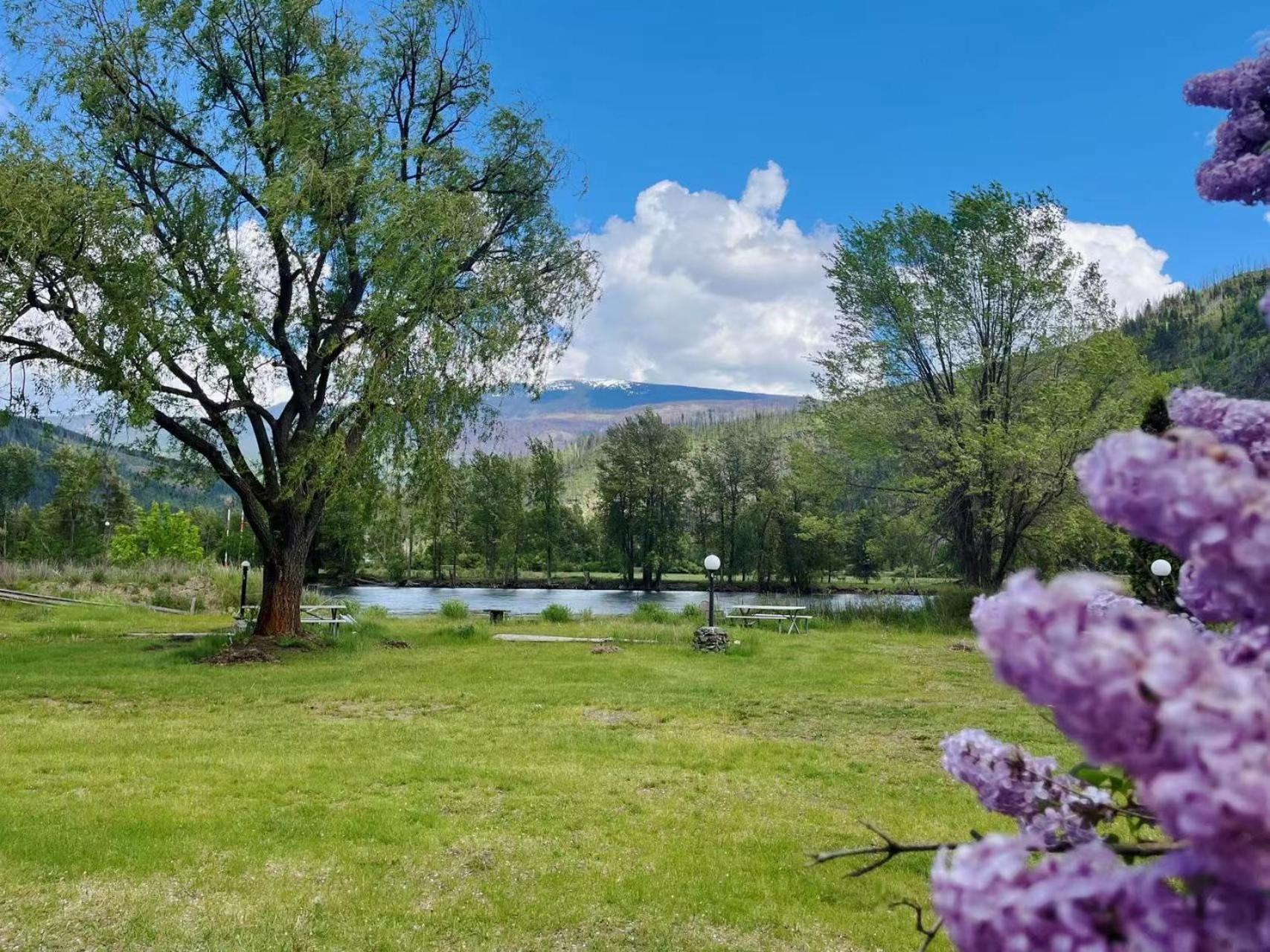 Rivermount Motel Little Fort Екстериор снимка