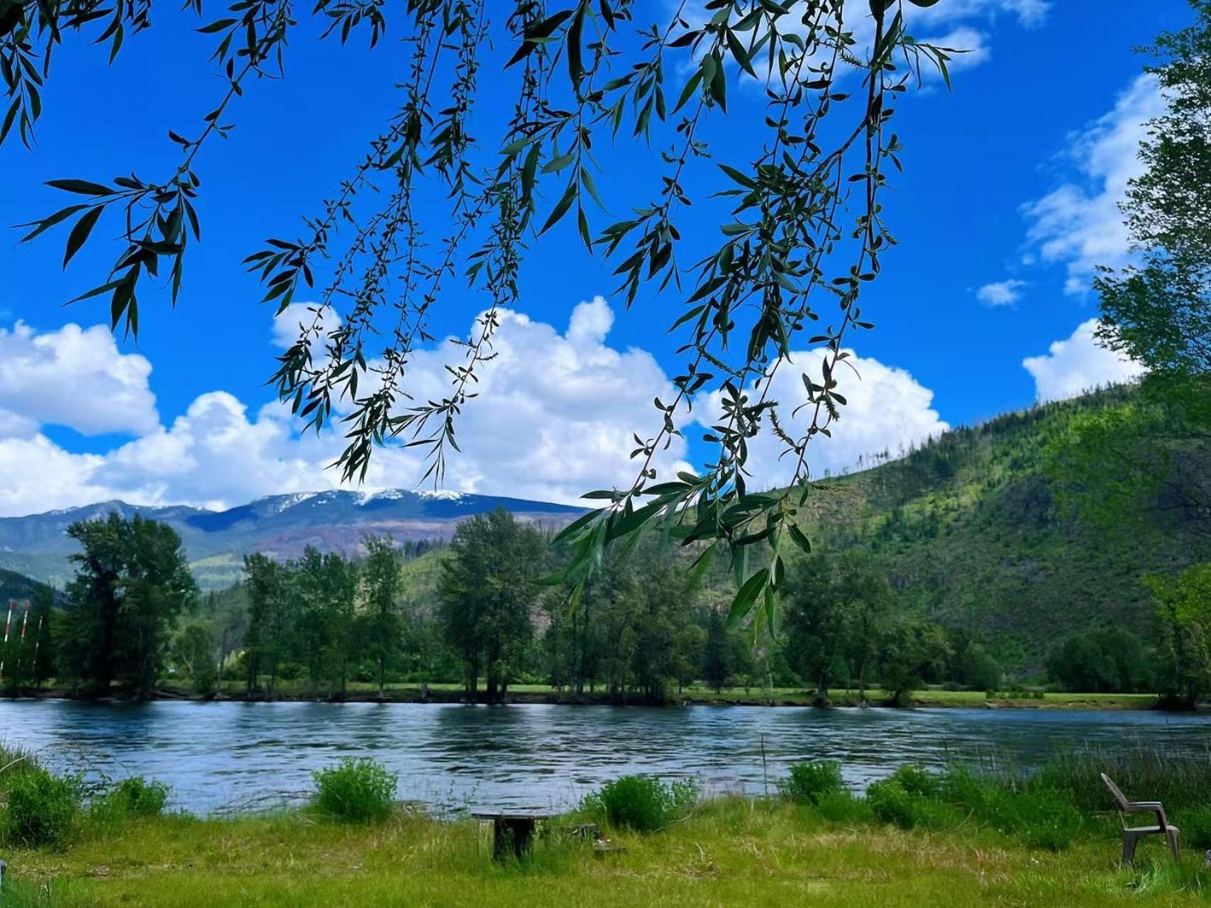 Rivermount Motel Little Fort Екстериор снимка