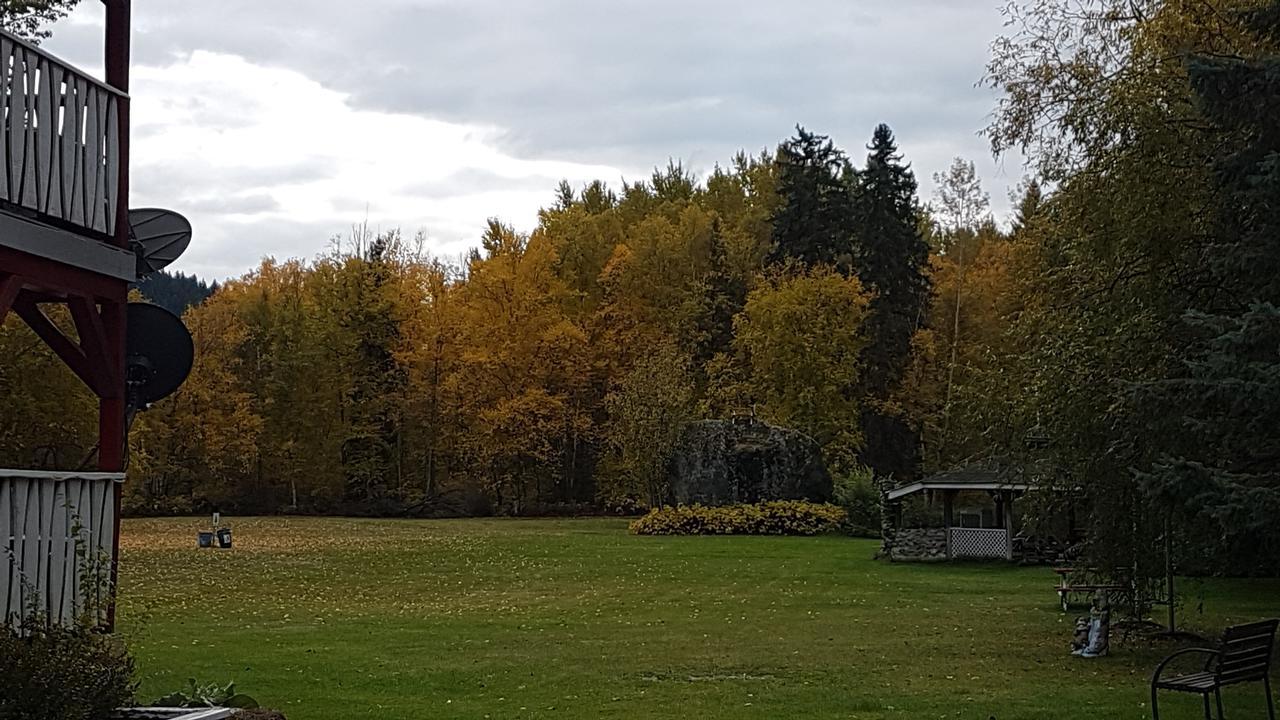 Rivermount Motel Little Fort Екстериор снимка